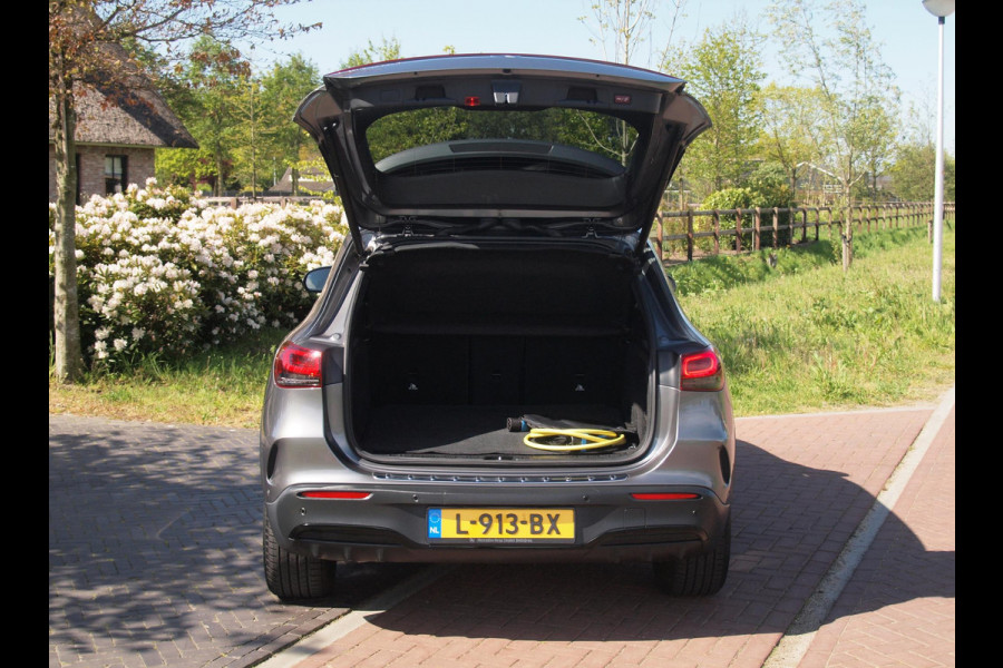 Mercedes-Benz EQA 250 Business Solution AMG 67 kWh | Camera | Sfeerverlichting |