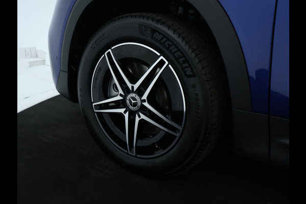 Mercedes-Benz EQB 250+ AMG Line 71 kWh | Trekhaak | Parkeerpakket met achteruitrijcamera | Dodehoekassistent | Premium pakket | EASY PACK achterklep | KEYLESS-GO comfort pakket | Verwarmde stoelen vooraan |