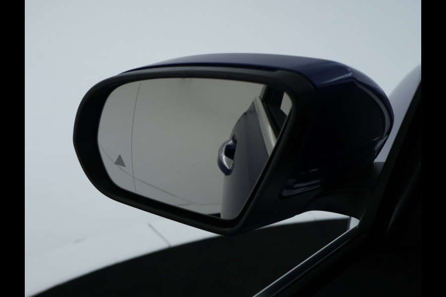 Mercedes-Benz EQB 250+ AMG Line 71 kWh | Trekhaak | Parkeerpakket met achteruitrijcamera | Dodehoekassistent | Premium pakket | EASY PACK achterklep | KEYLESS-GO comfort pakket | Verwarmde stoelen vooraan |