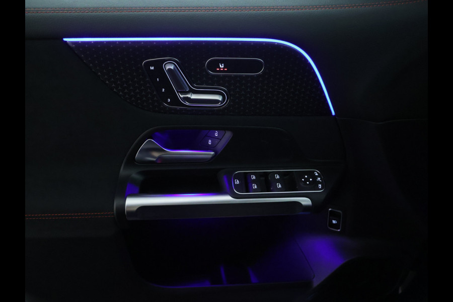 Mercedes-Benz EQB 250+ AMG Line 71 kWh | Trekhaak | Parkeerpakket met achteruitrijcamera | Dodehoekassistent | Premium pakket | EASY PACK achterklep | KEYLESS-GO comfort pakket | Verwarmde stoelen vooraan |