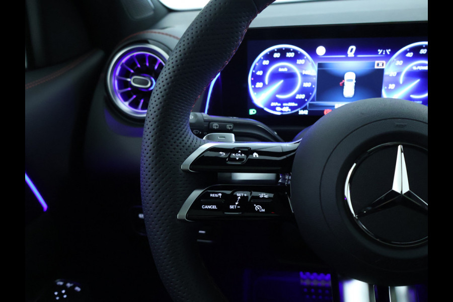 Mercedes-Benz EQB 250+ AMG Line 71 kWh | Trekhaak | Parkeerpakket met achteruitrijcamera | Dodehoekassistent | Premium pakket | EASY PACK achterklep | KEYLESS-GO comfort pakket | Verwarmde stoelen vooraan |