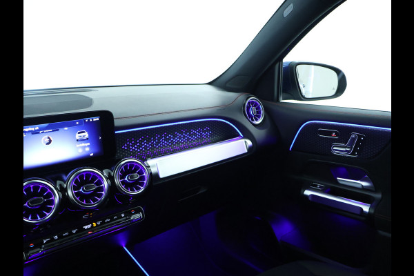 Mercedes-Benz EQB 250+ AMG Line 71 kWh | Trekhaak | Parkeerpakket met achteruitrijcamera | Dodehoekassistent | Premium pakket | EASY PACK achterklep | KEYLESS-GO comfort pakket | Verwarmde stoelen vooraan |