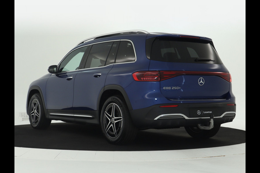 Mercedes-Benz EQB 250+ AMG Line 71 kWh | Trekhaak | Parkeerpakket met achteruitrijcamera | Dodehoekassistent | Premium pakket | EASY PACK achterklep | KEYLESS-GO comfort pakket | Verwarmde stoelen vooraan |