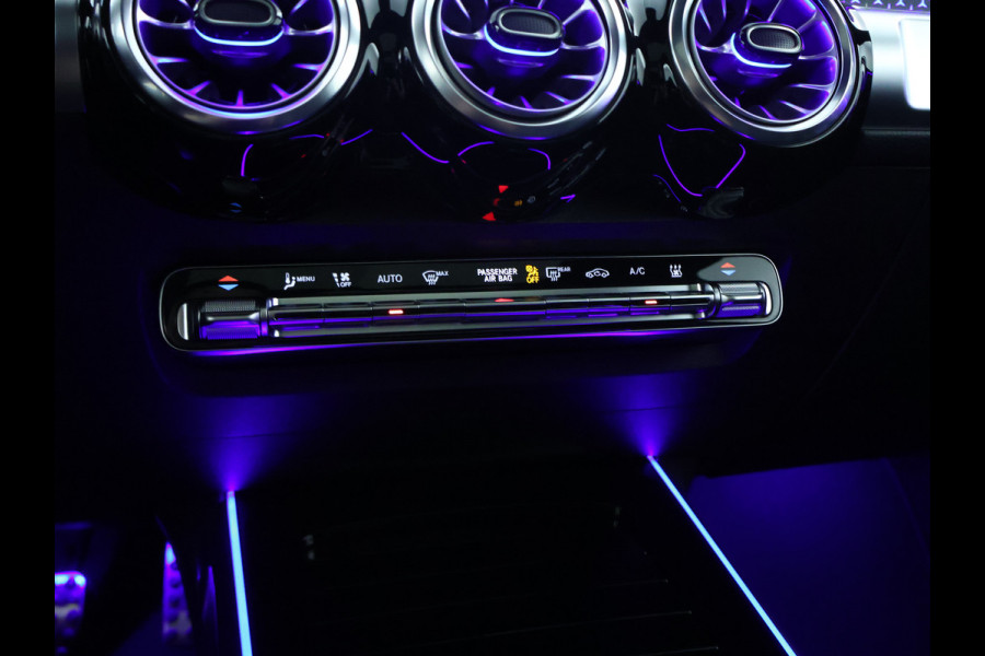 Mercedes-Benz EQB 250+ AMG Line 71 kWh | Trekhaak | Parkeerpakket met achteruitrijcamera | Dodehoekassistent | Premium pakket | EASY PACK achterklep | KEYLESS-GO comfort pakket | Verwarmde stoelen vooraan |