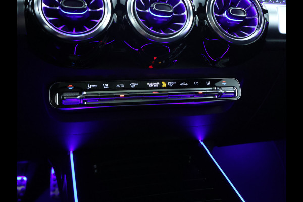 Mercedes-Benz EQB 250+ AMG Line 71 kWh | Trekhaak | Parkeerpakket met achteruitrijcamera | Dodehoekassistent | Premium pakket | EASY PACK achterklep | KEYLESS-GO comfort pakket | Verwarmde stoelen vooraan |