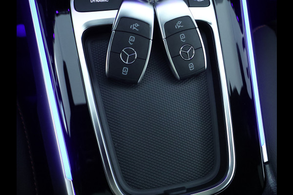 Mercedes-Benz EQB 250+ AMG Line 71 kWh | Trekhaak | Parkeerpakket met achteruitrijcamera | Dodehoekassistent | Premium pakket | EASY PACK achterklep | KEYLESS-GO comfort pakket | Verwarmde stoelen vooraan |