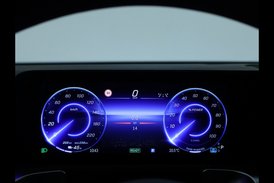 Mercedes-Benz EQB 250+ AMG Line 71 kWh | Trekhaak | Parkeerpakket met achteruitrijcamera | Dodehoekassistent | Premium pakket | EASY PACK achterklep | KEYLESS-GO comfort pakket | Verwarmde stoelen vooraan |