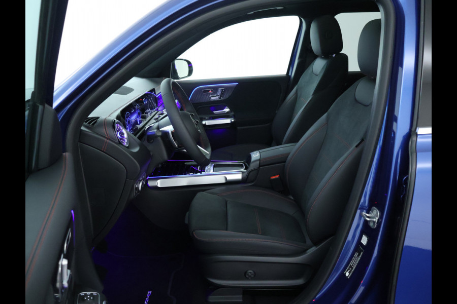 Mercedes-Benz EQB 250+ AMG Line 71 kWh | Trekhaak | Parkeerpakket met achteruitrijcamera | Dodehoekassistent | Premium pakket | EASY PACK achterklep | KEYLESS-GO comfort pakket | Verwarmde stoelen vooraan |