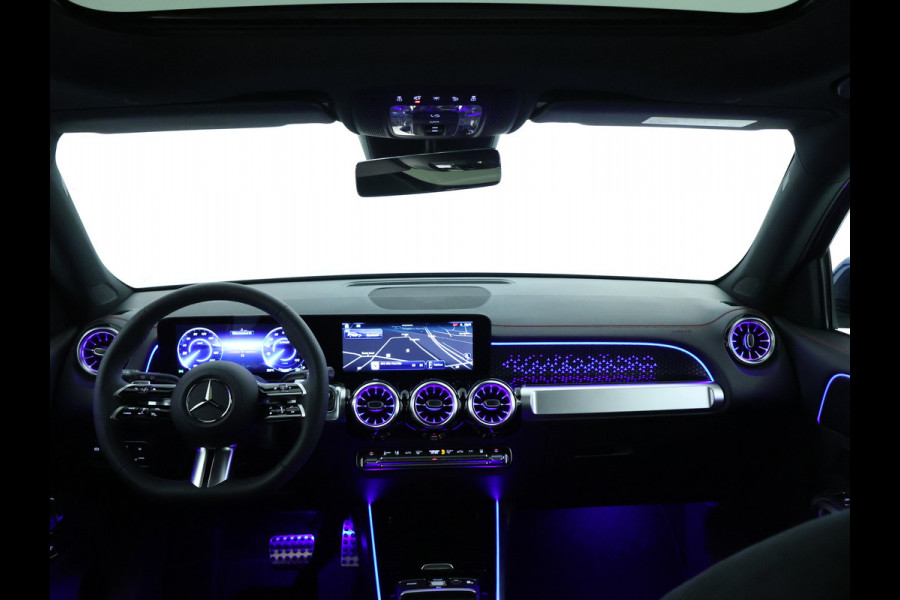 Mercedes-Benz EQB 250+ AMG Line 71 kWh | Trekhaak | Parkeerpakket met achteruitrijcamera | Dodehoekassistent | Premium pakket | EASY PACK achterklep | KEYLESS-GO comfort pakket | Verwarmde stoelen vooraan |