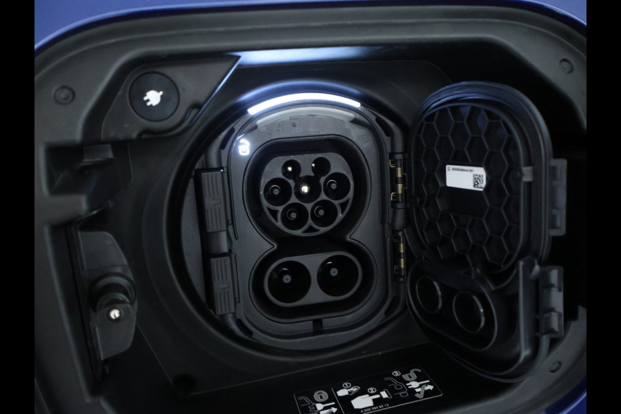 Mercedes-Benz EQB 250+ AMG Line 71 kWh | Trekhaak | Parkeerpakket met achteruitrijcamera | Dodehoekassistent | Premium pakket | EASY PACK achterklep | KEYLESS-GO comfort pakket | Verwarmde stoelen vooraan |