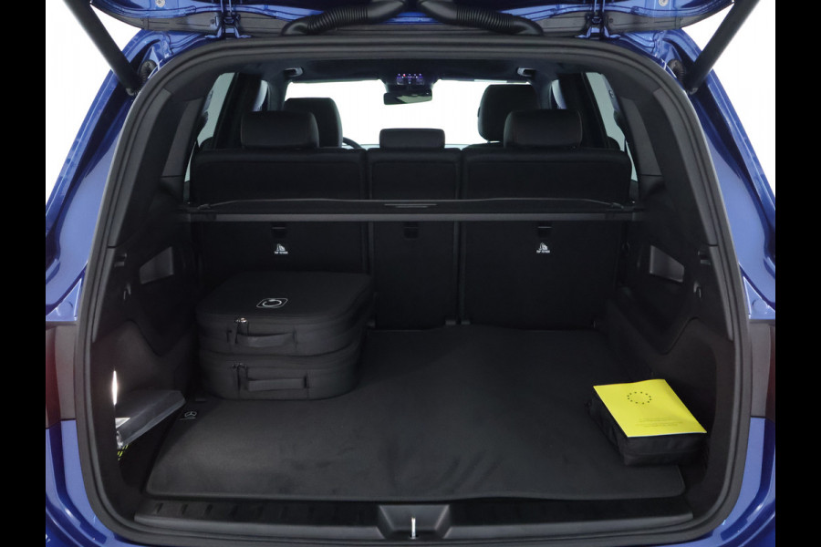 Mercedes-Benz EQB 250+ AMG Line 71 kWh | Trekhaak | Parkeerpakket met achteruitrijcamera | Dodehoekassistent | Premium pakket | EASY PACK achterklep | KEYLESS-GO comfort pakket | Verwarmde stoelen vooraan |