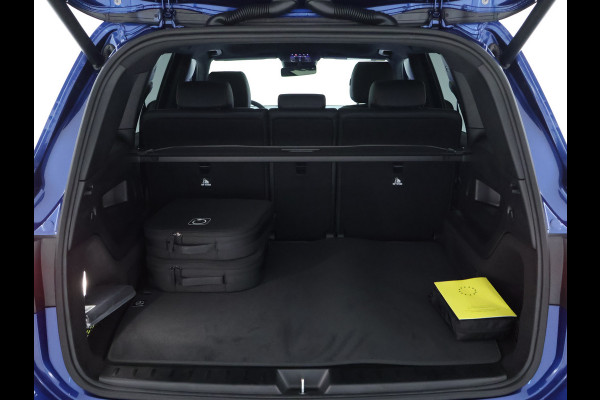 Mercedes-Benz EQB 250+ AMG Line 71 kWh | Trekhaak | Parkeerpakket met achteruitrijcamera | Dodehoekassistent | Premium pakket | EASY PACK achterklep | KEYLESS-GO comfort pakket | Verwarmde stoelen vooraan |