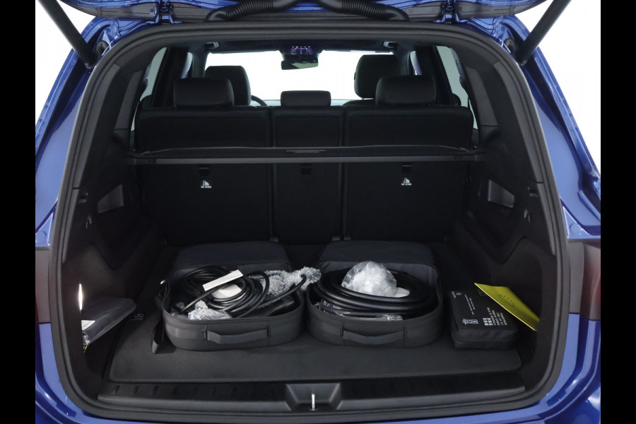 Mercedes-Benz EQB 250+ AMG Line 71 kWh | Trekhaak | Parkeerpakket met achteruitrijcamera | Dodehoekassistent | Premium pakket | EASY PACK achterklep | KEYLESS-GO comfort pakket | Verwarmde stoelen vooraan |