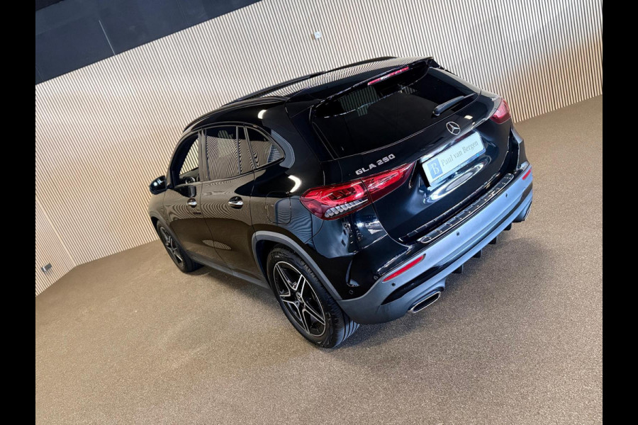 Mercedes-Benz GLA 250 4-Matic AMG STYLING-PANORAMA-MEMORY-DISTRONIC-HEAD UP-ZEER COMPLEET