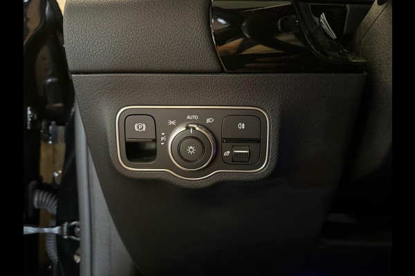 Mercedes-Benz GLA 250 4-Matic AMG STYLING-PANORAMA-MEMORY-DISTRONIC-HEAD UP-ZEER COMPLEET