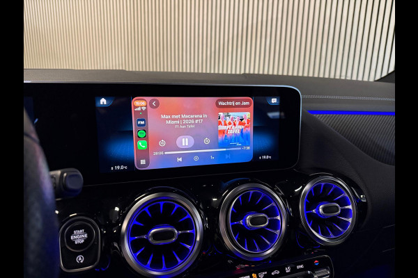 Mercedes-Benz GLA 250 4-Matic AMG STYLING-PANORAMA-MEMORY-DISTRONIC-HEAD UP-ZEER COMPLEET