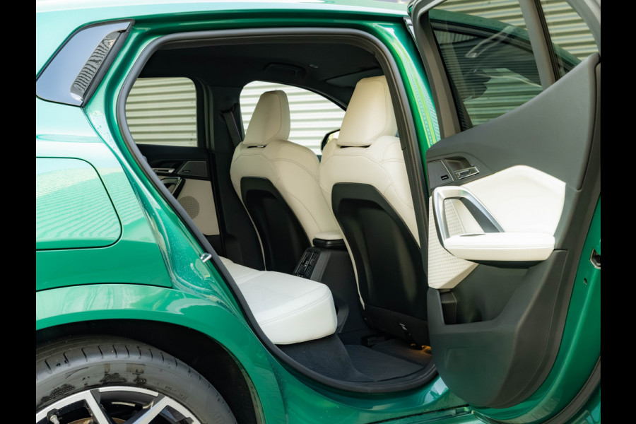 BMW iX2 eDrive20 - M-Sport Pro - M Compound Rem - Trekhaak - Memoryzetel - Head-up