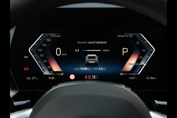BMW iX2 eDrive20 - M-Sport Pro - M Compound Rem - Trekhaak - Memoryzetel - Head-up