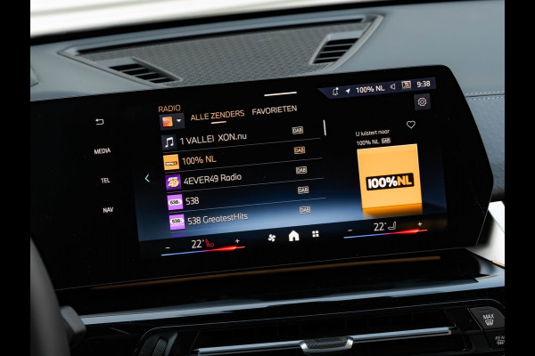 BMW iX2 eDrive20 - M-Sport Pro - M Compound Rem - Trekhaak - Memoryzetel - Head-up