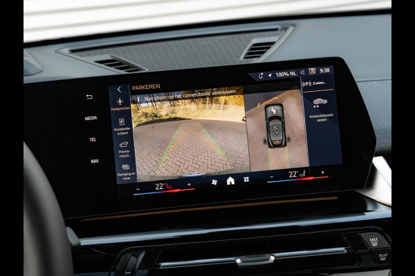 BMW iX2 eDrive20 - M-Sport Pro - M Compound Rem - Trekhaak - Memoryzetel - Head-up