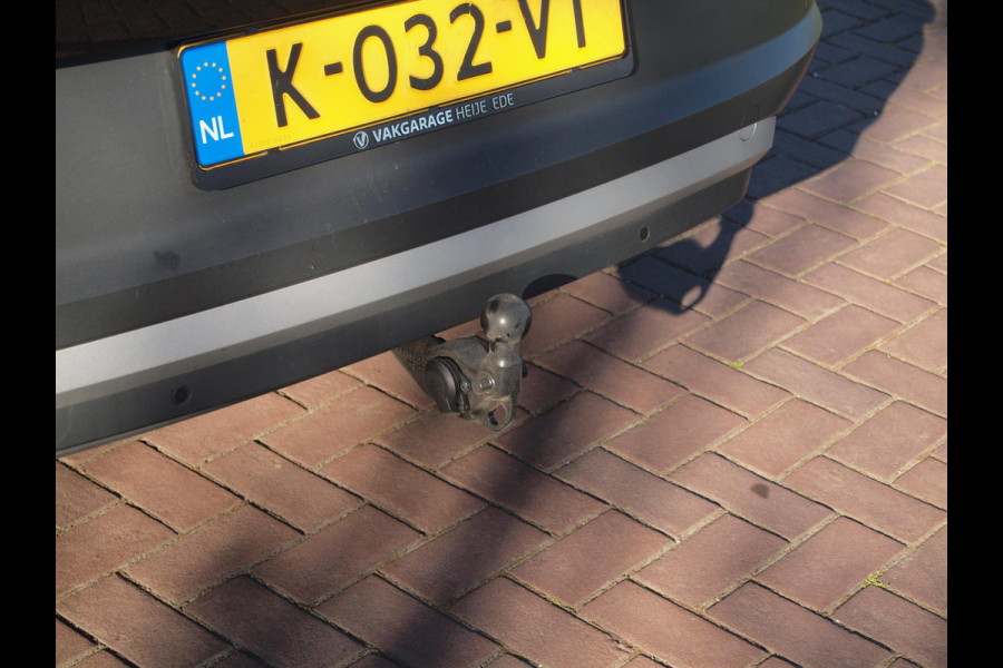 Volkswagen ID.4 Max 77 kWh | Camera | Trekhaak | Sfeerverlichting | Apple Carplay | Cruise Control |