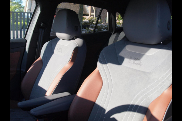 Volkswagen ID.4 Max 77 kWh | Camera | Trekhaak | Sfeerverlichting | Apple Carplay | Cruise Control |