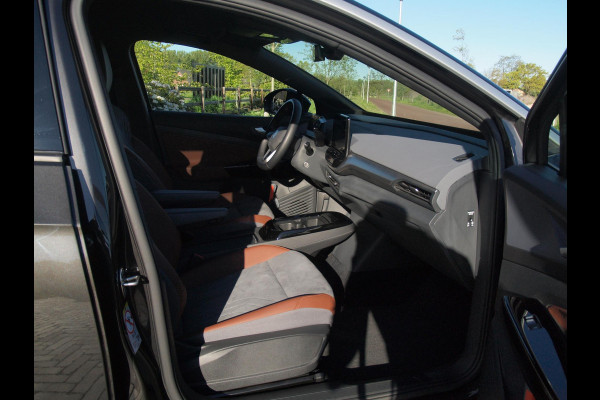 Volkswagen ID.4 Max 77 kWh | Camera | Trekhaak | Sfeerverlichting | Apple Carplay | Cruise Control |