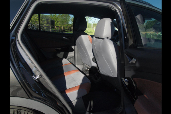 Volkswagen ID.4 Max 77 kWh | Camera | Trekhaak | Sfeerverlichting | Apple Carplay | Cruise Control |