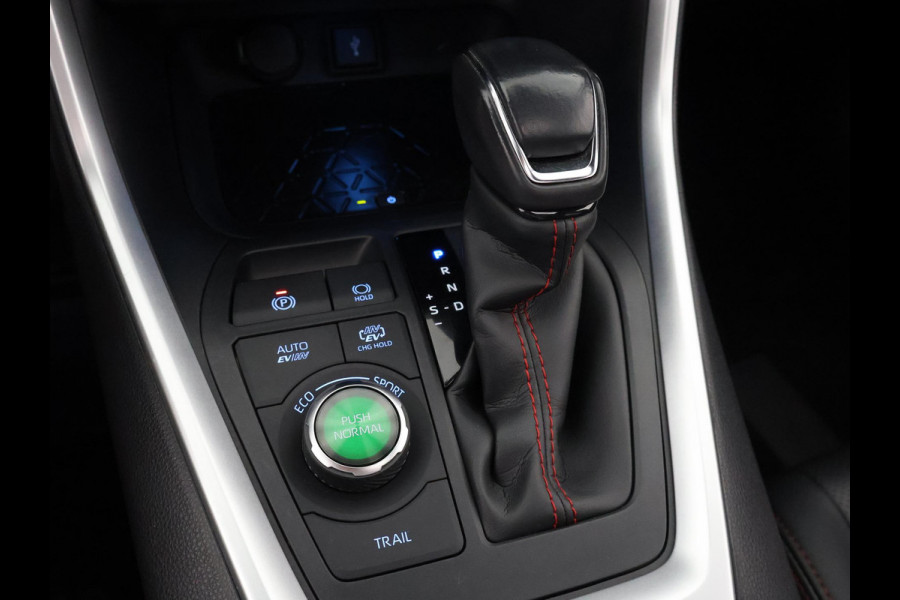 Toyota RAV4 2.5 Plug-in Hybrid AWD Bi-Tone Plus | 1500 KG trekgewicht | JBL Audio | Stoelverwarming & ventilatie | Memory Seats | Schuif-/Kanteldak | Navigatie