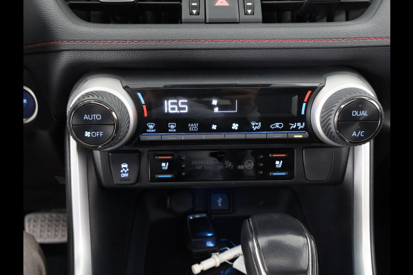 Toyota RAV4 2.5 Plug-in Hybrid AWD Bi-Tone Plus | 1500 KG trekgewicht | JBL Audio | Stoelverwarming & ventilatie | Memory Seats | Schuif-/Kanteldak | Navigatie