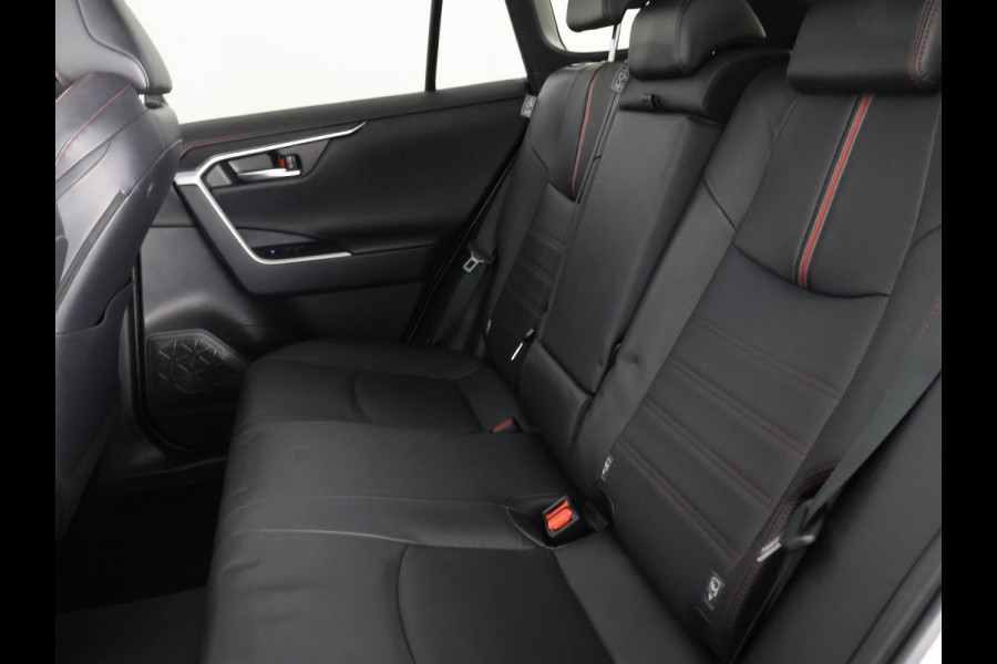 Toyota RAV4 2.5 Plug-in Hybrid AWD Bi-Tone Plus | 1500 KG trekgewicht | JBL Audio | Stoelverwarming & ventilatie | Memory Seats | Schuif-/Kanteldak | Navigatie