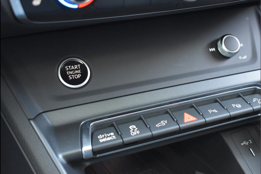 Audi Q3 Sportback 45 TFSI e S-Line 245 Pk Pano Navi Memory 360 Camera ACC 20 Inch