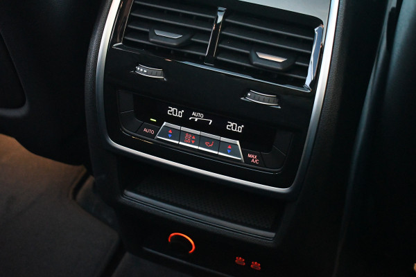 BMW X5 xDrive50e M-Sport Pro Pano Massage+koel Trekh ACC 360 H/K Shadow