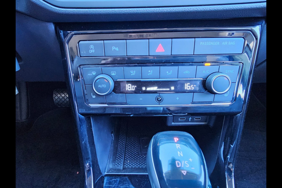 Volkswagen T-Cross 1.0 TSI Style | Automaat | LED | Stoelverwarming | App-connect | ACC | Blind spot | Black Design pakket |