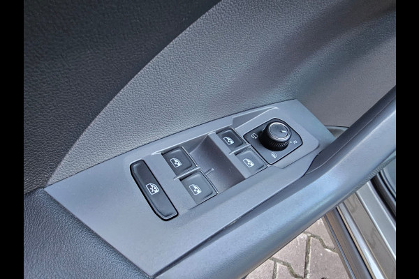 Volkswagen T-Cross 1.0 TSI Style | Automaat | LED | Stoelverwarming | App-connect | ACC | Blind spot | Black Design pakket |