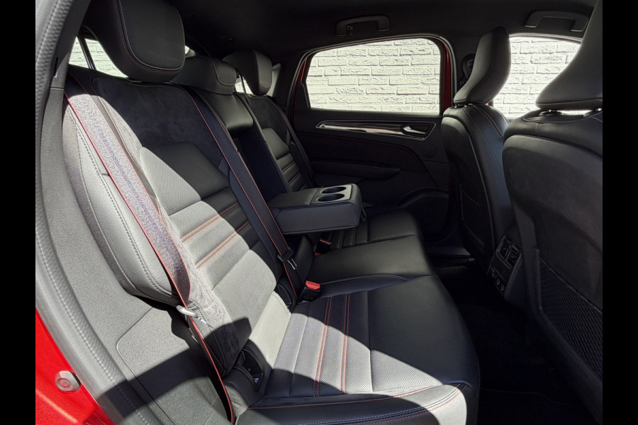 Renault Arkana 1.6 E-Tech Hybrid R.S. Line Camera + PDC Stoel-Stuur verwarming Carplay Navigatie Elektrische stoelen