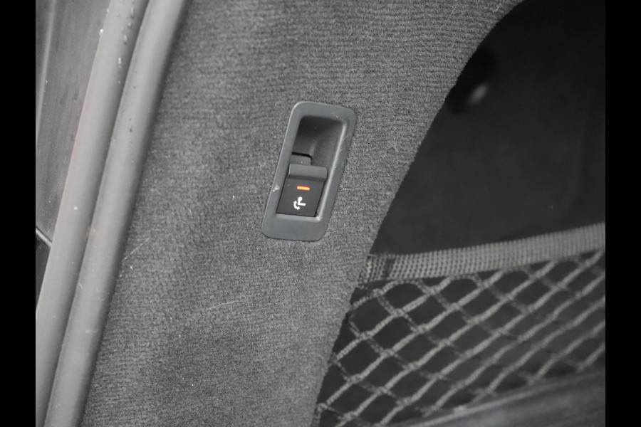 Audi A6 Avant 50 TFSI e Quattro 2x S Line PHEV 300pk Dealer O.H. | Trekhaak Af Fabriek | Panodak | Head Up | Adaptive Cruise | Matrix LED | Bang & Olufsen | Lederen Comfortzetels Memory & Ventilatie | Camera | Keyless | Blis | 20"L.M | Plug In Hybrid |