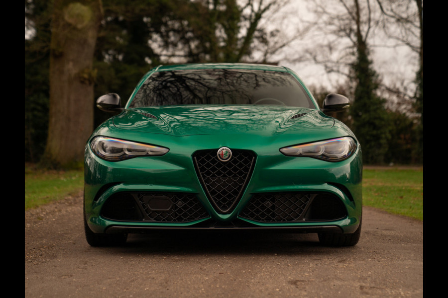 Alfa Romeo Giulia 2.9 V6 Quadrifoglio | Akrapovic | Carbon stoelen | Harman/Kardon | Facelift | Adapt. cruise
