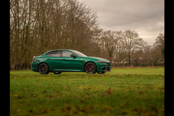 Alfa Romeo Giulia 2.9 V6 Quadrifoglio | Akrapovic | Carbon stoelen | Harman/Kardon | Facelift | Adapt. cruise