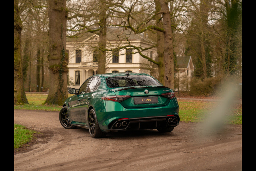 Alfa Romeo Giulia 2.9 V6 Quadrifoglio | Akrapovic | Carbon stoelen | Harman/Kardon | Facelift | Adapt. cruise