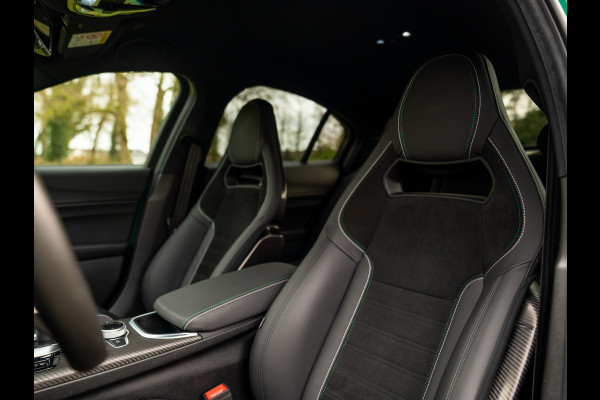 Alfa Romeo Giulia 2.9 V6 Quadrifoglio | Akrapovic | Carbon stoelen | Harman/Kardon | Facelift | Adapt. cruise