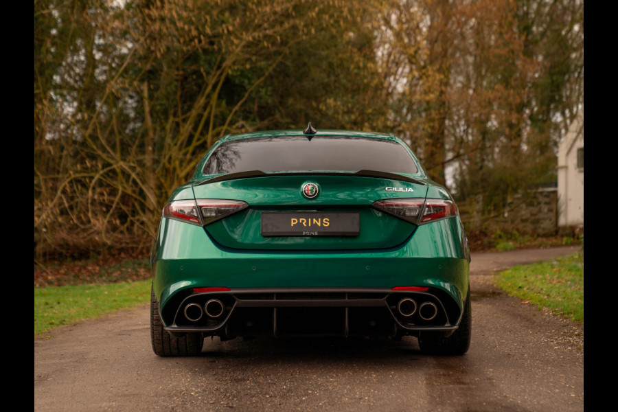 Alfa Romeo Giulia 2.9 V6 Quadrifoglio | Akrapovic | Carbon stoelen | Harman/Kardon | Facelift | Adapt. cruise