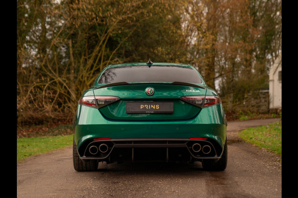 Alfa Romeo Giulia 2.9 V6 Quadrifoglio | Akrapovic | Carbon stoelen | Harman/Kardon | Facelift | Adapt. cruise