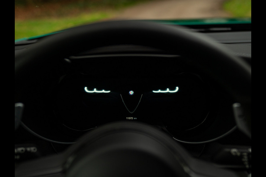 Alfa Romeo Giulia 2.9 V6 Quadrifoglio | Akrapovic | Carbon stoelen | Harman/Kardon | Facelift | Adapt. cruise