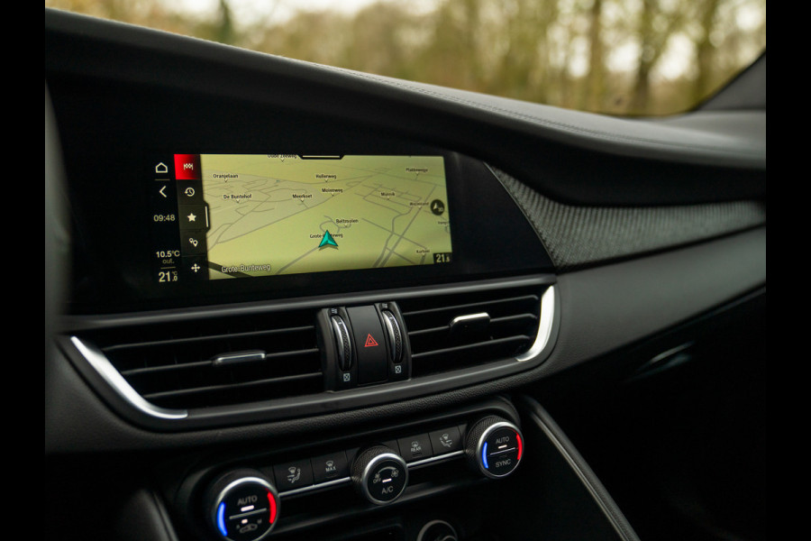 Alfa Romeo Giulia 2.9 V6 Quadrifoglio | Akrapovic | Carbon stoelen | Harman/Kardon | Facelift | Adapt. cruise