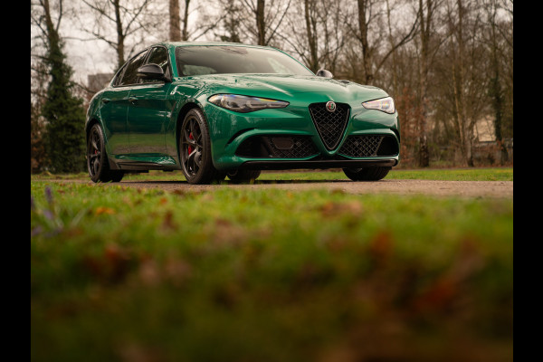 Alfa Romeo Giulia 2.9 V6 Quadrifoglio | Akrapovic | Carbon stoelen | Harman/Kardon | Facelift | Adapt. cruise