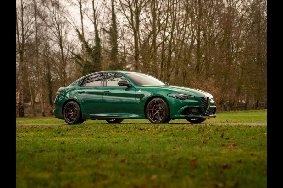 Alfa Romeo Giulia 2.9 V6 Quadrifoglio | Akrapovic | Carbon stoelen | Harman/Kardon | Facelift | Adapt. cruise
