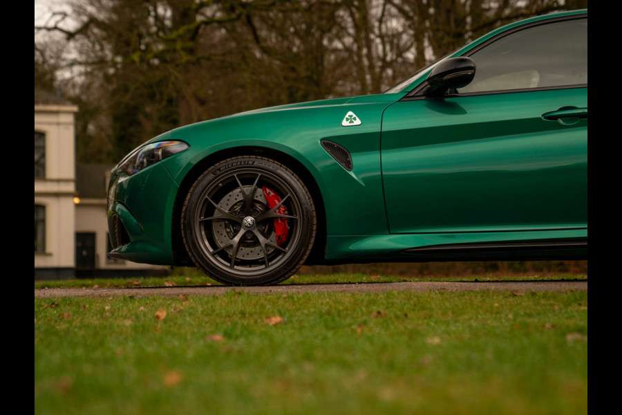 Alfa Romeo Giulia 2.9 V6 Quadrifoglio | Akrapovic | Carbon stoelen | Harman/Kardon | Facelift | Adapt. cruise