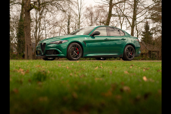 Alfa Romeo Giulia 2.9 V6 Quadrifoglio | Akrapovic | Carbon stoelen | Harman/Kardon | Facelift | Adapt. cruise