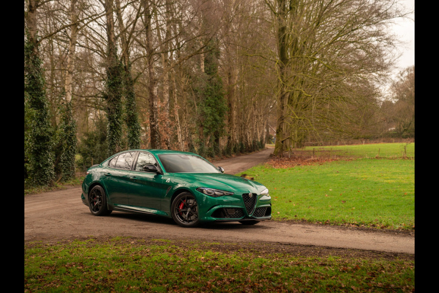 Alfa Romeo Giulia 2.9 V6 Quadrifoglio | Akrapovic | Carbon stoelen | Harman/Kardon | Facelift | Adapt. cruise